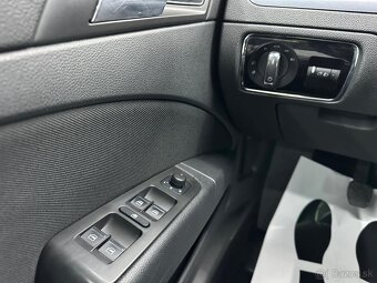 Superb Combi 1,6 TDI CR DPF Elegance M5 Ťažné - 8