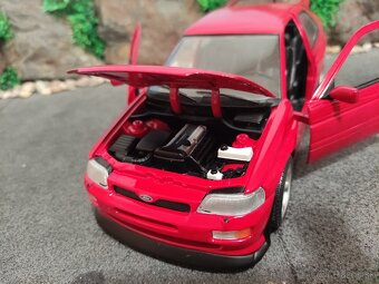 Prodám model 1:18 Ford escort RS cosworth - 8