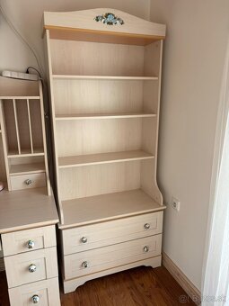 Predám Kvalitný nábytok Flora Cílek - 8