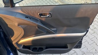 Toyota Corolla Verso 1.6 benzín - 8