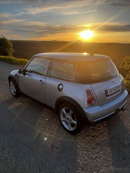 Mini Cooper ONE 1.6 benzín 66kw Checkmate edition r.v.2004 - 8