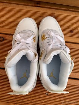 Jordan 4 Retro Metallic Gold - 8