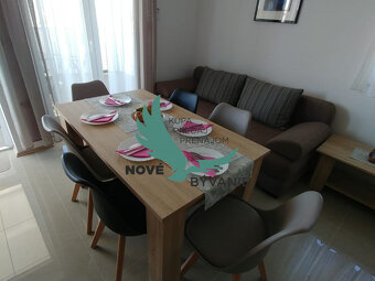 Na predaj dom 3x apartmán len 100m od mora v Chorvátsku - 8