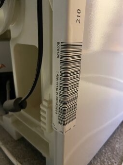 Liebherr chladnička s mrazničkou v super stave - 8