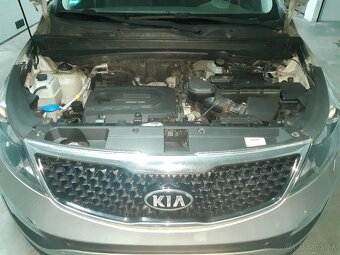 KIA Sportage 1.7 CRDi Platinum - 8