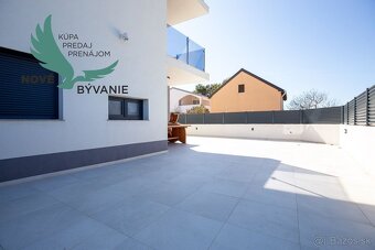 REZERVOVANÉ Na predaj novostavba apartmánu so záhradou v Cho - 8