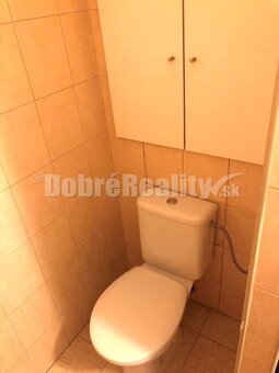 PREDAJ: VEĽKÝ 1 IZBOVÝ BYT BEZ BALKÓNA, CENTRUM - 8