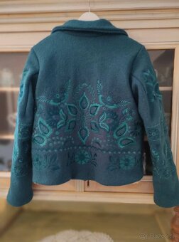 Vyšívaný kabátik zn. Jaroslava Wurll Kocanová - 8