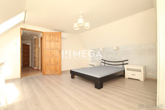 NA PREDAJ: Priestranný dvojgeneračný rodinný dom - Valaliky - 8