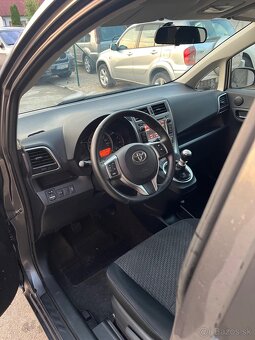 Toyota Verso-S 1.3 Benzin = r.v 2013, 171889km , Top Stav = - 8
