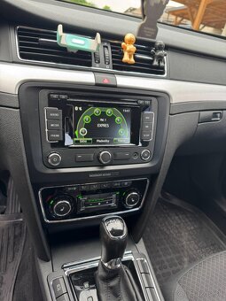 ŠKODA SUPERB COMBI 2.0 CR TDI DSG r.v. 2014 - 8