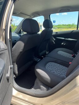 ŠKODA FABIA 1.2 HTP 135 000 km - 8