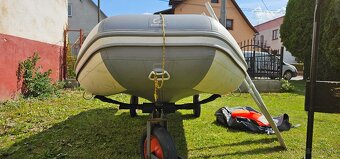 Motorový čln ZODIAC 310 ALU - 8