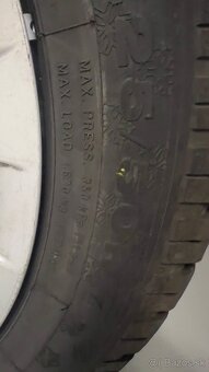 Komplet zimné kolesá 225/50R17 runflat vrátane krytov - 8