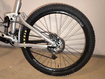 Giant trance X4 rám L - 8