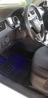 Škoda oktavia 3 2.0 tdi 110kw - 8