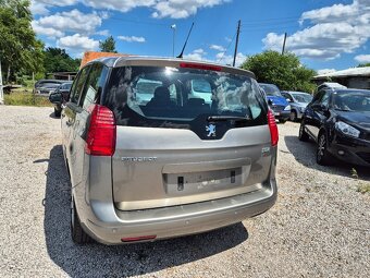 Peugeot 5008 - 8