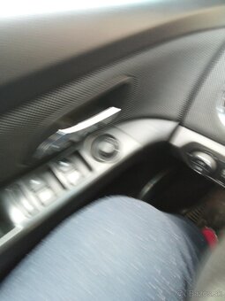 Chevrolet cruze 1,6 benzín - 8