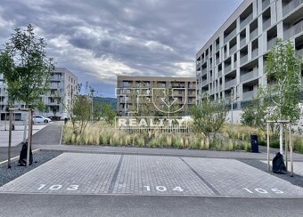 Moderný 3-izbový byt s loggiou, parkovaním a zariadením... - 8