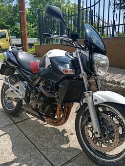 SUZUKI GSR 600 - 8