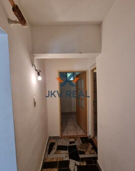 Na predaj rodinný dom v Cíferi – ideálna kombinácia pokoja, - 8