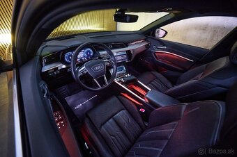 Audi e-tron 55 300kW S-line DigiLED Matrix NightV Pano Tažné - 8