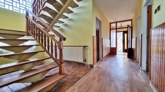 Zaujímavý 5-izbový rodinný dom s garážou, Seňa - 8