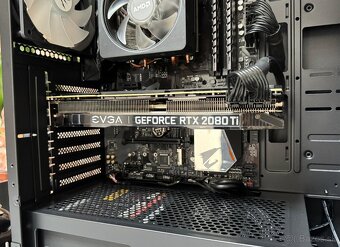 Ryzen 7 3800XT \16GB\RTX 2080Ti\SSD\850W Zdroj - 8