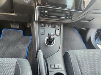 Predam Toyota Auris 1.8 hybrid - 8