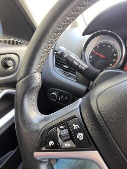 Opel Zafira Tourer 1.4i , 1.6i 103 kw r.2015 7 miestna - 8