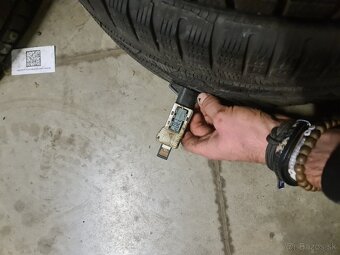 245/45 R18 MICHELIN ZIMNE PNEU - 8