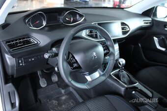 Peugeot 308 1,2 i PURETECH 96 kW STYLE - 8