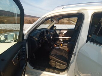 GLK 320 V6,4Motion 3.0,165Kw,225 koní,205000km - 8