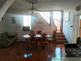 Veľký pekný dom v malebnej obci Nová Lehota na predaj - 8