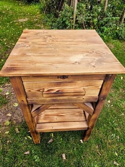 Obslužný stolík zo smrekového dreva - 8