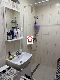 NÁJOM OD 1.MARCA : 1 izbový byt s loggiou v Komárne/CENTRUM - 8