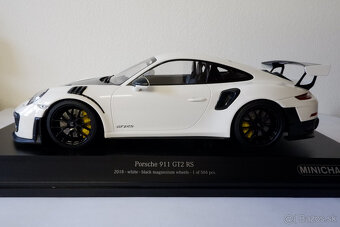 Porsche 911 GT2RS White/Black - 8