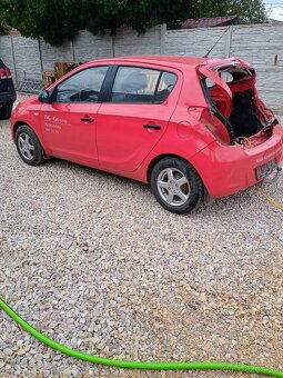 Rozpredám Hyundai I20 1.2 2012 G4LA - 8
