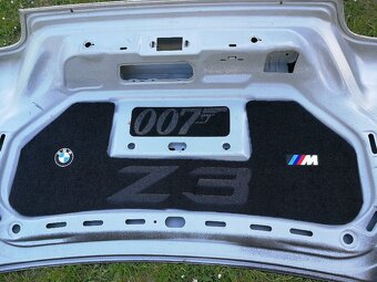 Predám tapacir zadnej kapoty na BMW Z3 - 8