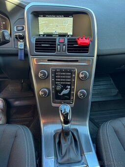 Predám Volvo XC60 AWD - 8