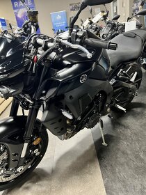 Yamaha MT-10 Čierna akcia - 8