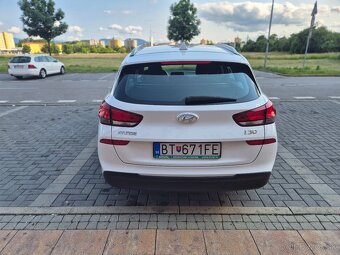 Hyundai i30 CW 1.6 CRDi Comfort - 8