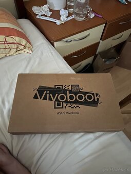 Asus Vivobook Go 15 - 8