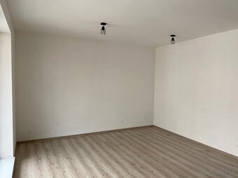 Prenajom 1izb byt v Bytci Thurzove sady - 8