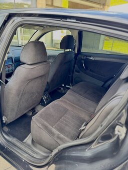 Alfa Romeo 147 1.9 JTDm FL - 8