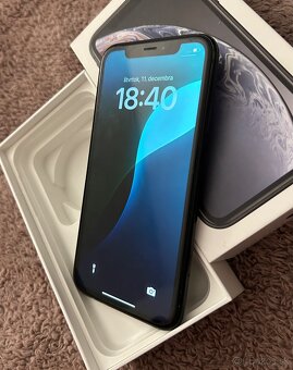 Iphone XR 64GB black - 100% batéria - 8