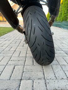 Aprilia Tuono 1000 R Factory - 8
