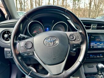 Toyota auris 1.6 valvematic, výbava executive - 8