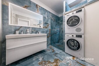 Dizajnový 3 izbový byt na predaj s garážovým státím - centru - 8