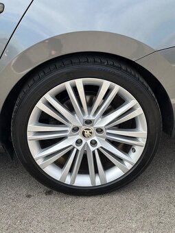 Škoda Superb L&K 2.0Tdi 147kw - 8